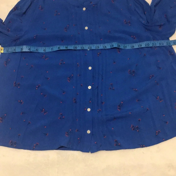 Levi’s Women’s Royal Blue Blouse with Flower Print - Picture 9 of 11